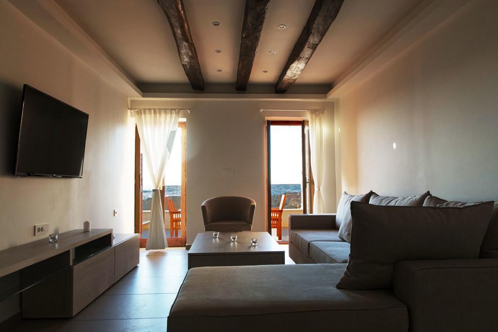 Ocean Waves Hotel Chania  Zewnętrze zdjęcie